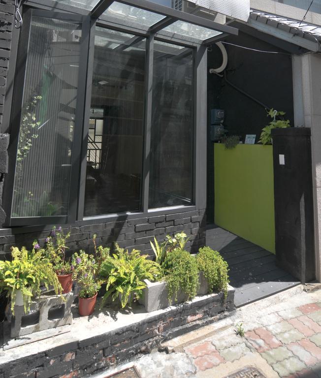 Avery Case Tainan Exterior foto